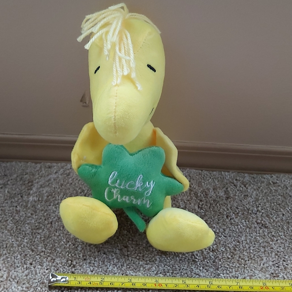 BNWOT Peants Yellow Woodstock Plush Toy For Pets